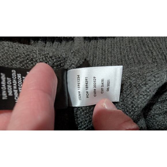 Torrid Womens Plus Size Crewneck Sweater Sz 3 22-24 Grey Camo Stars Comfy Casual - Picture 4 of 5